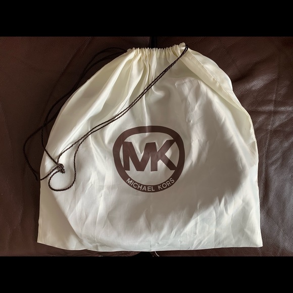 Black leather Michael Kors bag - Picture 8 of 10